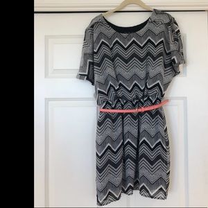 City Triangles: Cap Sleeve Mid Length Dress